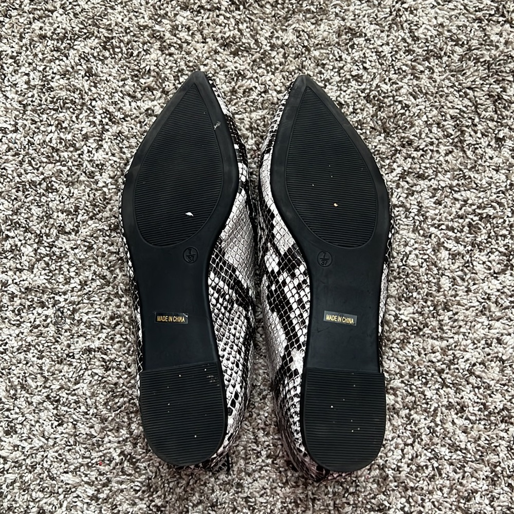 Lulus Emmy Snakeskin Print Pointed Toe Ballet Loafer Shoes - Picture 4 of 7